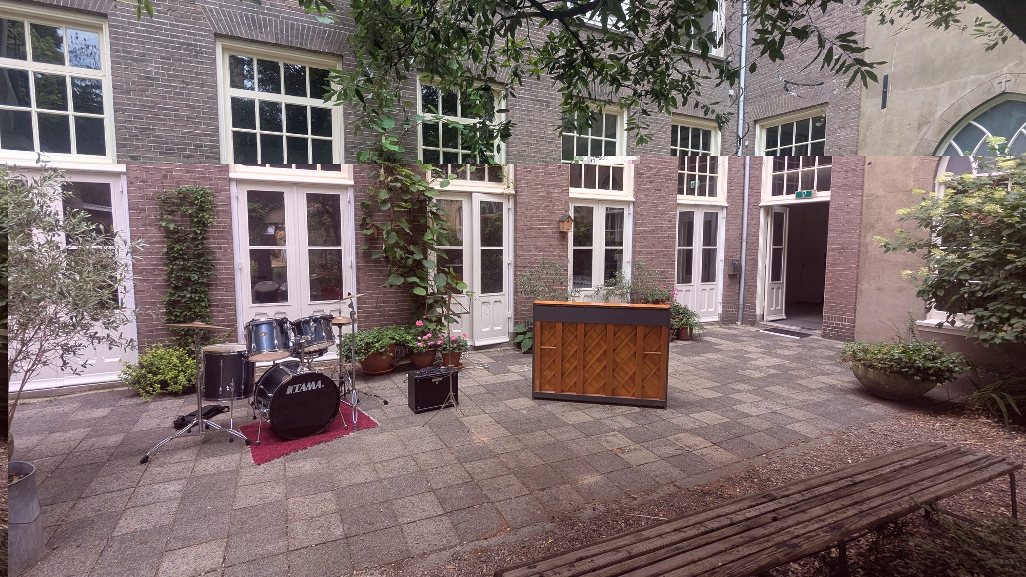 Muziek in de kloostertuin